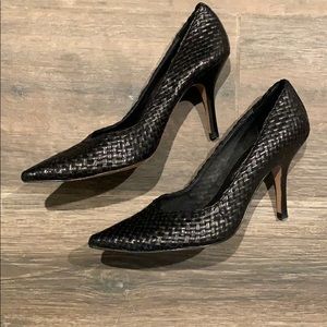 Donald Pliner woven pump